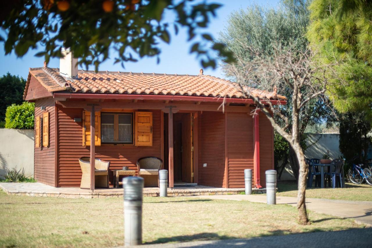Aliki Guest House Aigio Exteriör bild