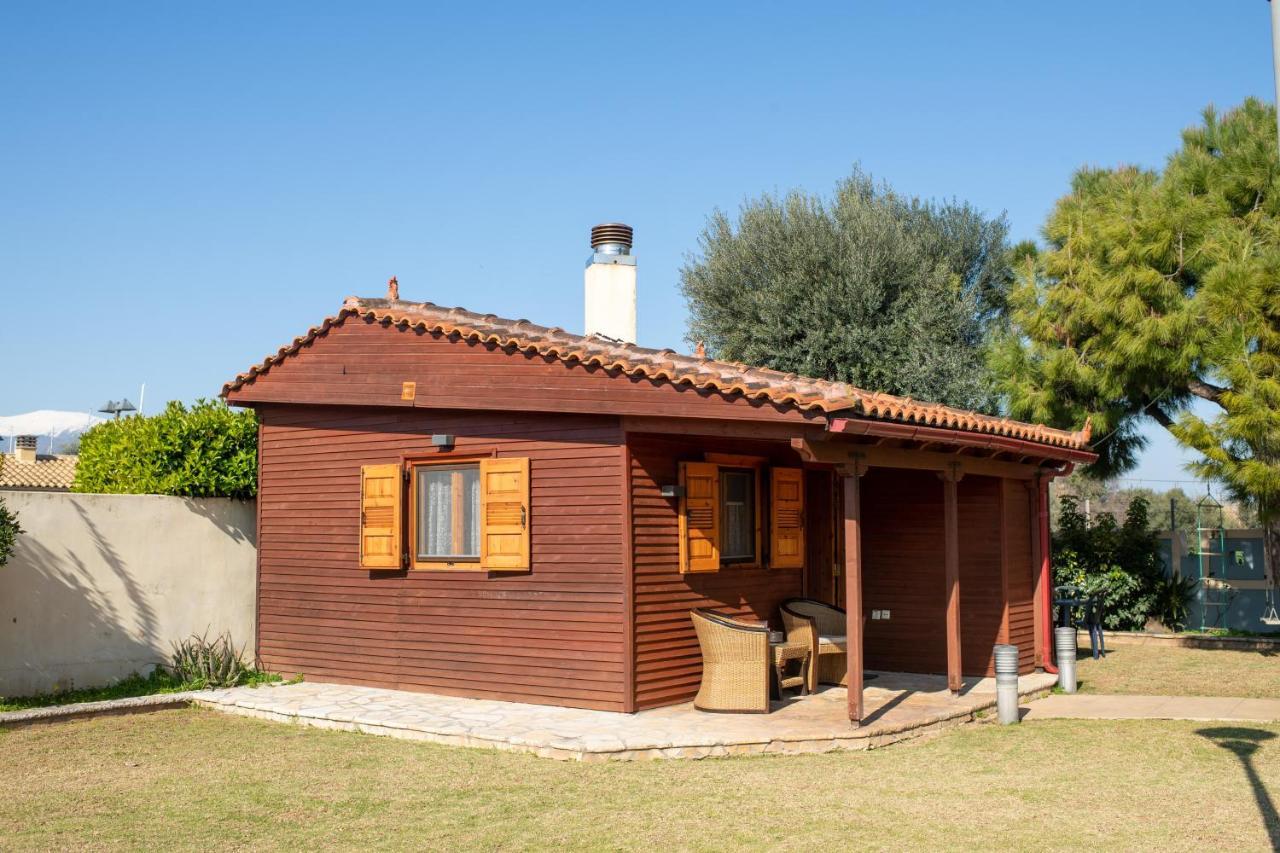 Aliki Guest House Aigio Exteriör bild